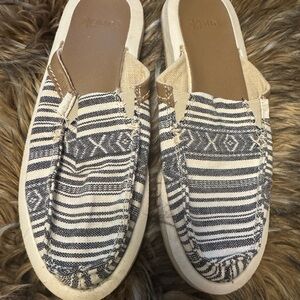 Sanuk Blue and Cream Patterned Loafers